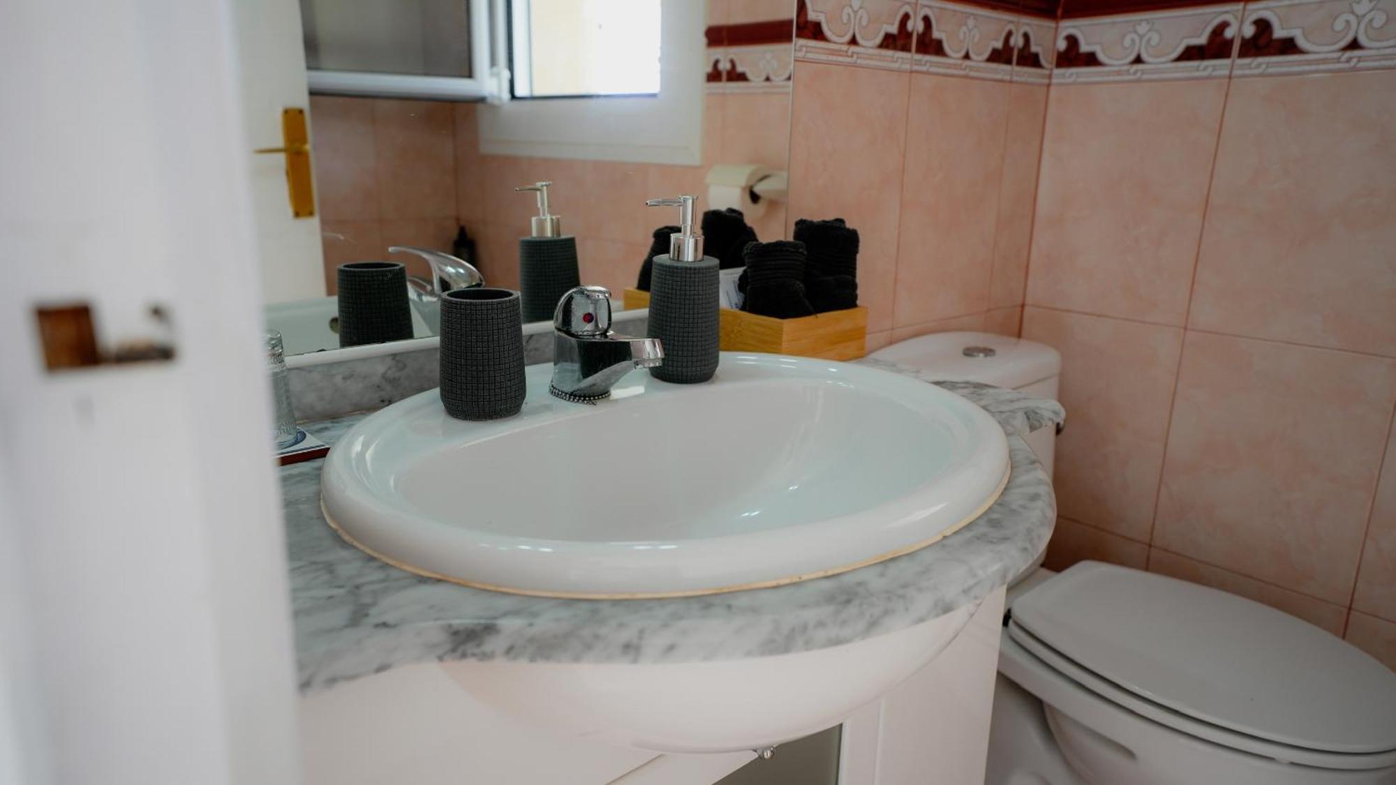 La Casa De Mima Bed and Breakfast Cubelles Δωμάτιο φωτογραφία